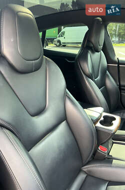 Лифтбек Tesla Model S 2019 в 
