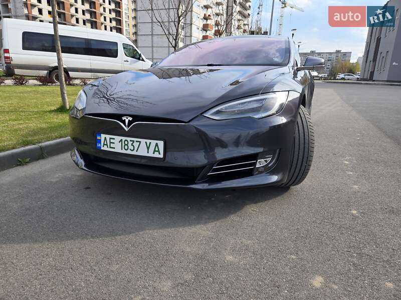 Лифтбек Tesla Model S 2019 в Днепре