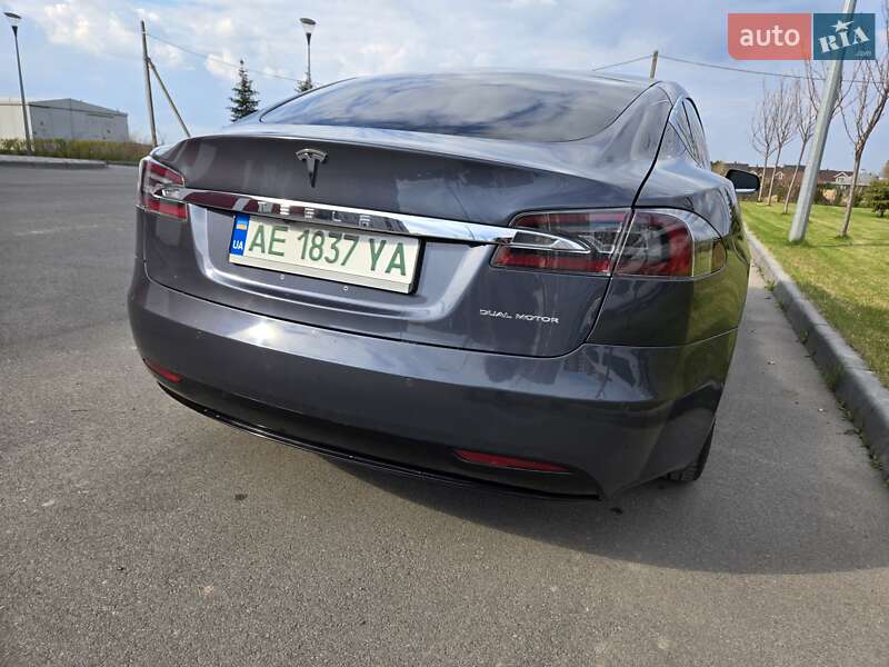 Лифтбек Tesla Model S 2019 в Днепре