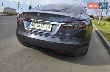 Лифтбек Tesla Model S 2019 в 