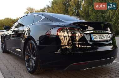 Лифтбек Tesla Model S 2013 в 