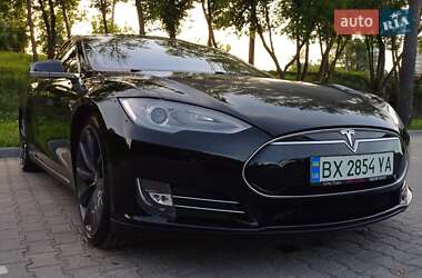 Лифтбек Tesla Model S 2013 в 