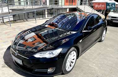 Лифтбек Tesla Model S 2014 в 
