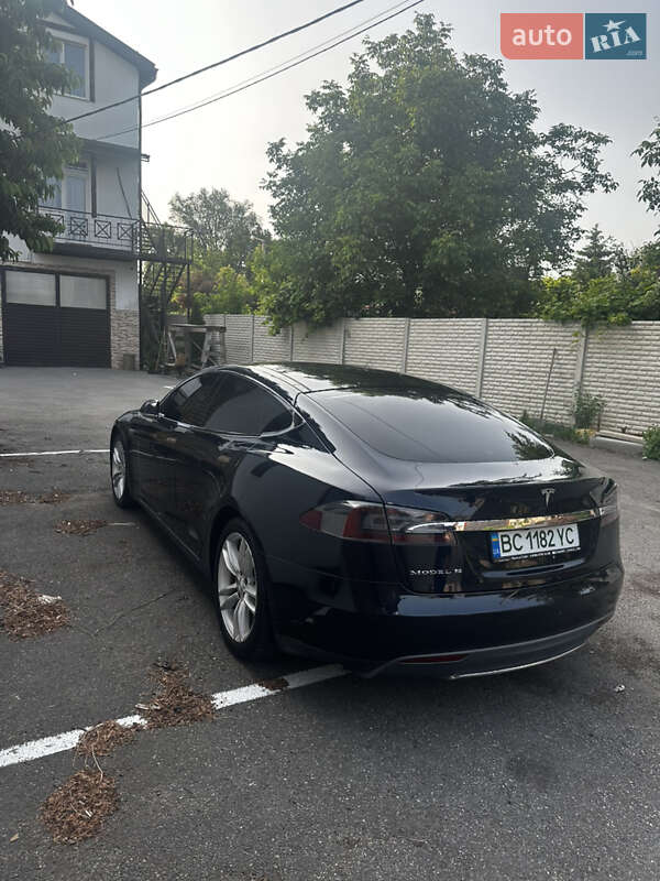 Лифтбек Tesla Model S 2015 в Харькове