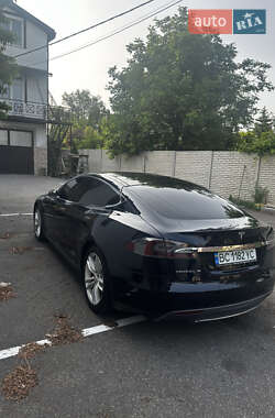 Лифтбек Tesla Model S 2015 в 