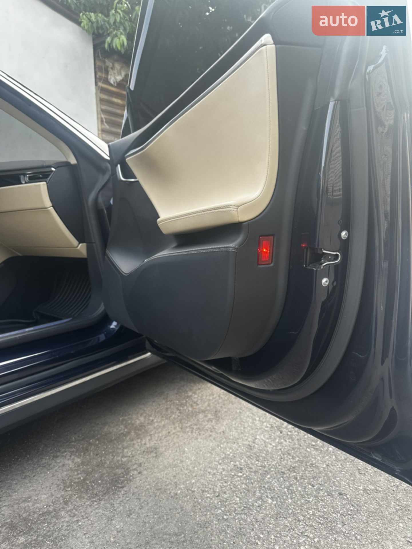 2015 Tesla Model S - мініатюра 9