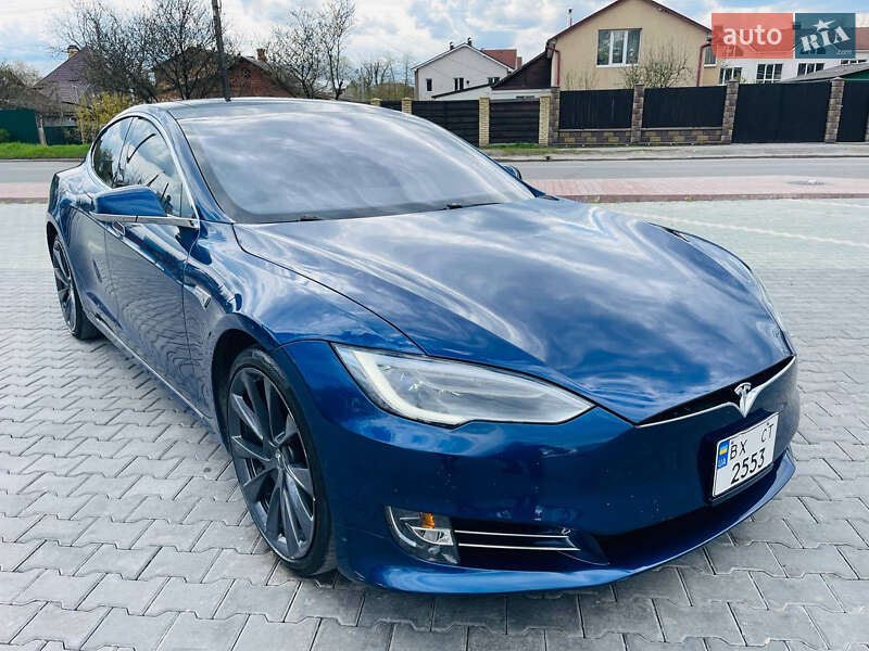 Ліфтбек Tesla Model S 2016 в Хмельницькому