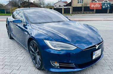 Лифтбек Tesla Model S 2016 в 