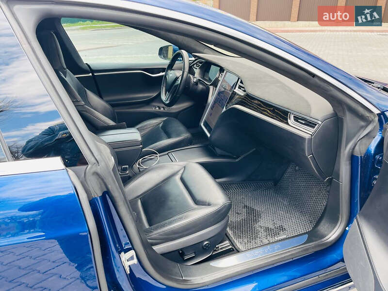 Ліфтбек Tesla Model S 2016 в Хмельницькому