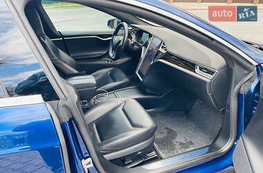 Лифтбек Tesla Model S 2016 в 