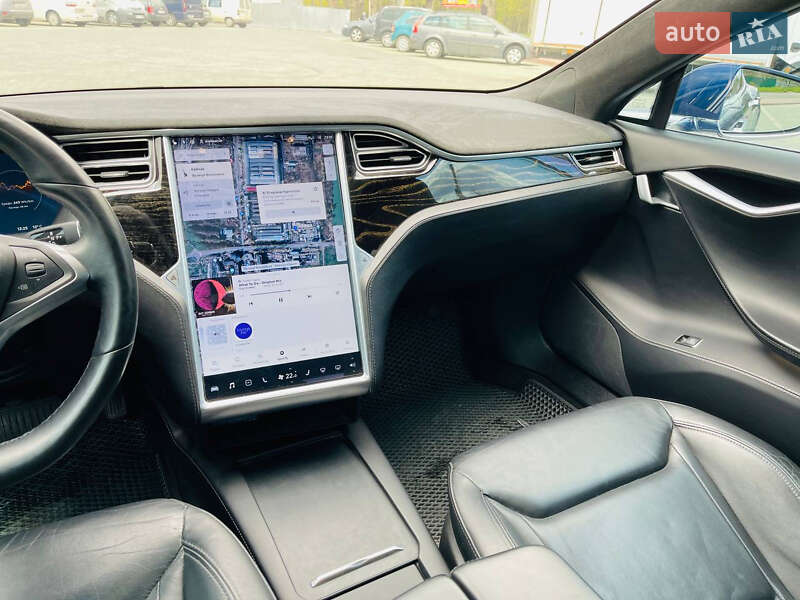 Ліфтбек Tesla Model S 2016 в Хмельницькому