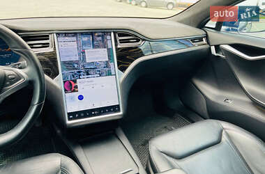 Лифтбек Tesla Model S 2016 в 