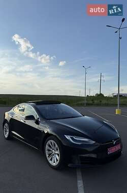 Ліфтбек Tesla Model S 2016 в Рівному