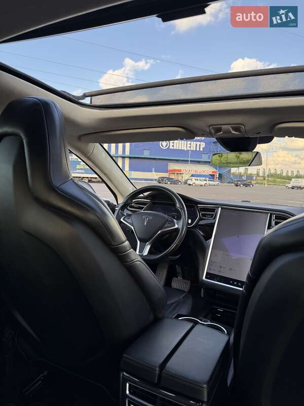 Ліфтбек Tesla Model S 2016 в Рівному