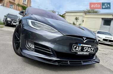 Лифтбек Tesla Model S 2019 в 