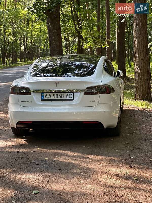 Ліфтбек Tesla Model S 2017 в Києві