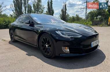 Ліфтбек Tesla Model S 2017 в Кривому Розі