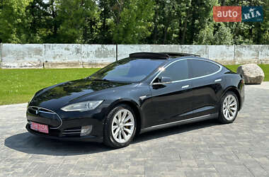 Ліфтбек Tesla Model S 2015 в Луцьку