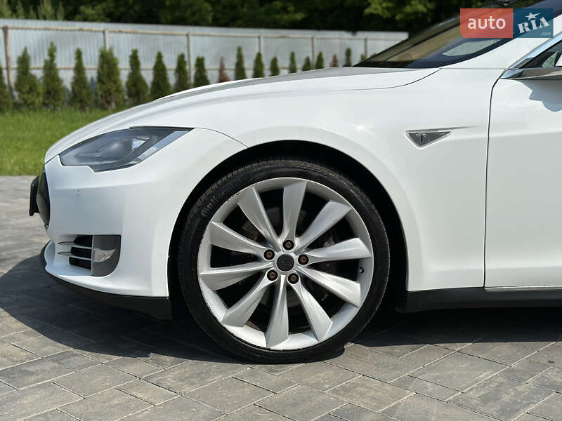 Лифтбек Tesla Model S 2015 в Луцке фото 18 Лифтбек Tesla Model S 2015 в Луцке