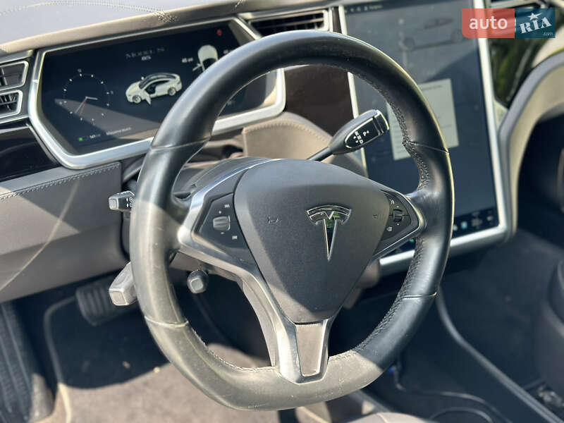 Лифтбек Tesla Model S 2015 в Луцке фото 34 Лифтбек Tesla Model S 2015 в Луцке