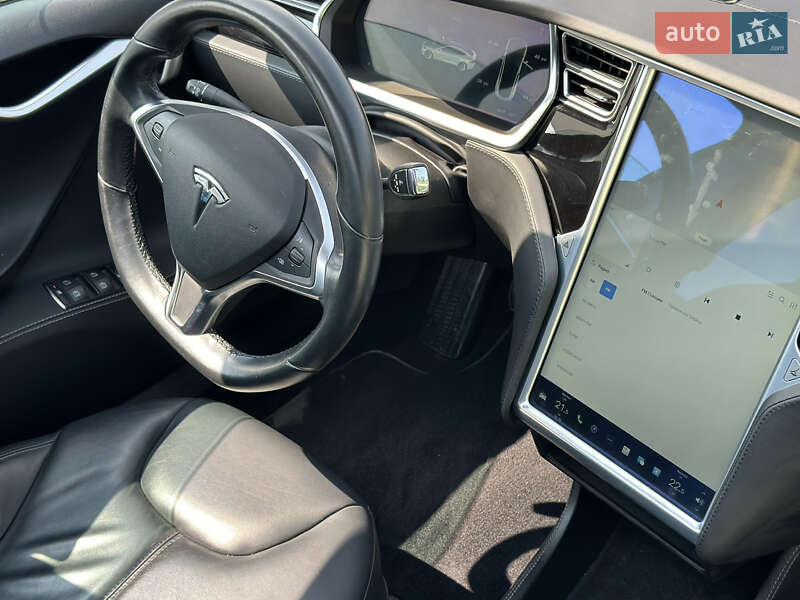 Лифтбек Tesla Model S 2015 в Луцке фото 28 Лифтбек Tesla Model S 2015 в Луцке