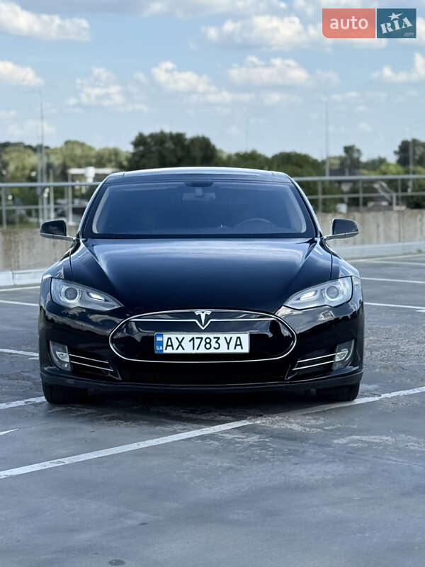Tesla Model S 2012