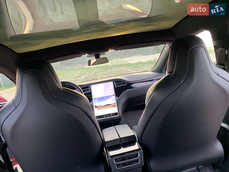 Лифтбек Tesla Model S 2018 в Черкассах