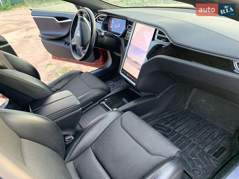Лифтбек Tesla Model S 2018 в Черкассах