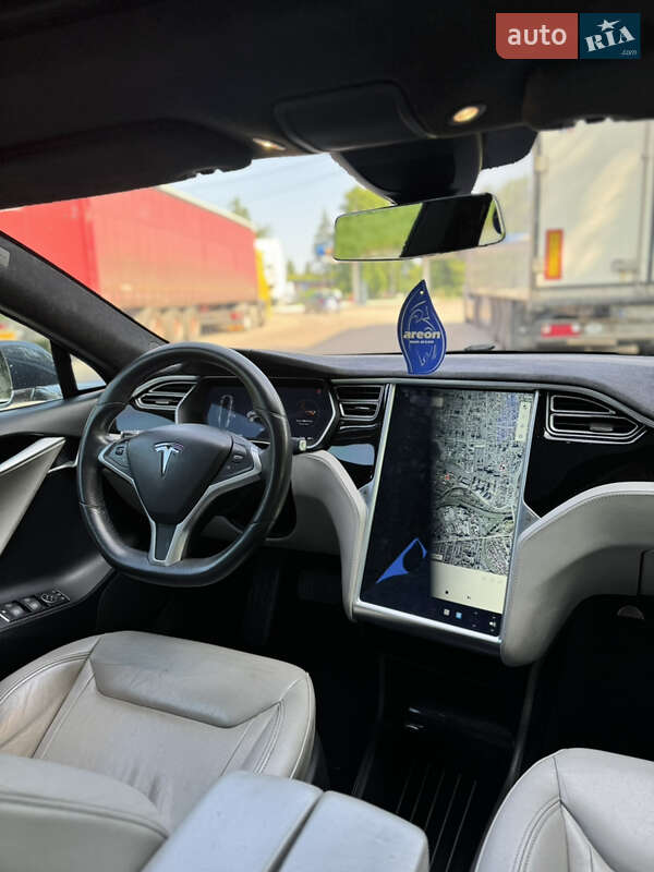 Лифтбек Tesla Model S 2015 в Львове фото 23 Лифтбек Tesla Model S 2015 в Львове