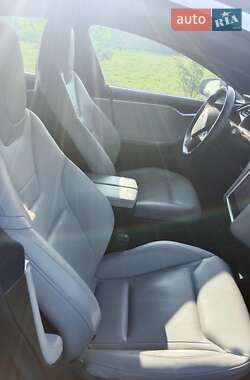 Лифтбек Tesla Model S 2015 в 