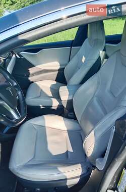 Лифтбек Tesla Model S 2015 в 