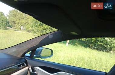 Лифтбек Tesla Model S 2015 в 