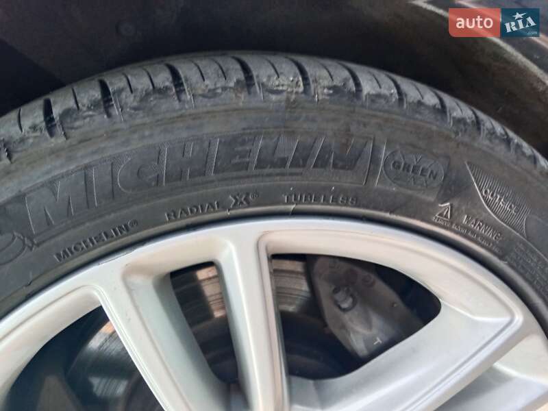 Лифтбек Tesla Model S 2015 в Ивано-Франковске