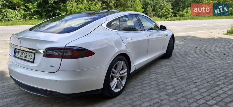 Ліфтбек Tesla Model S 2014 в Красилові