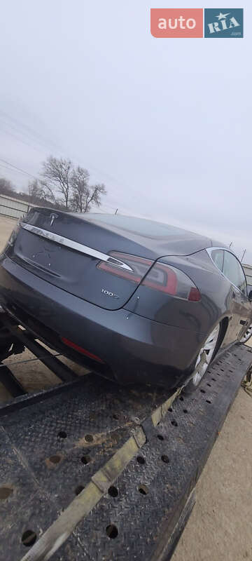 Лифтбек Tesla Model S 2017 в Василькове