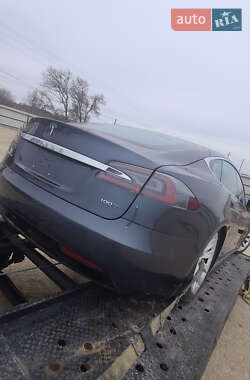Лифтбек Tesla Model S 2017 в 