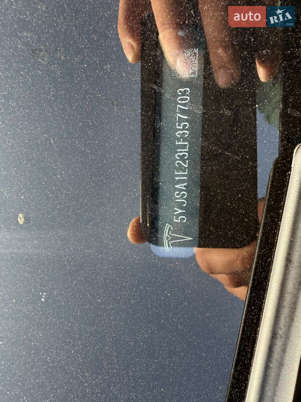 Лифтбек Tesla Model S 2019 в Виннице