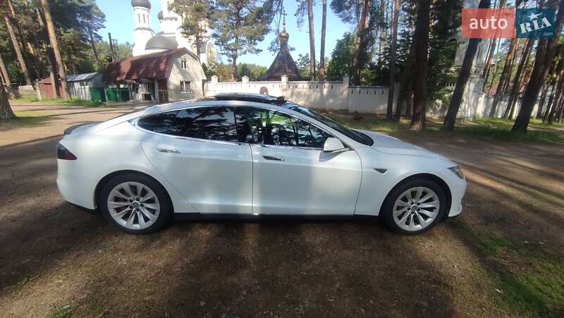 Ліфтбек Tesla Model S 2012 в 