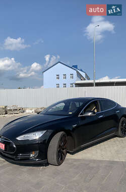 Лифтбек Tesla Model S 2015 в 