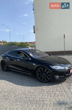 Ліфтбек Tesla Model S 2015 в Львові