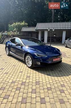 Лифтбек Tesla Model S 2019 в 