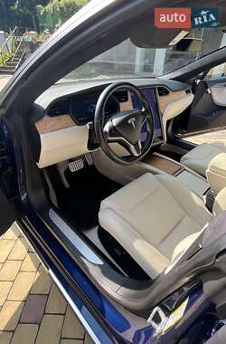 Лифтбек Tesla Model S 2019 в 
