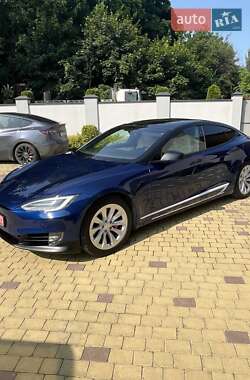 Лифтбек Tesla Model S 2019 в 