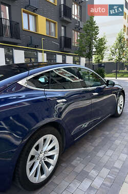 Лифтбек Tesla Model S 2017 в 