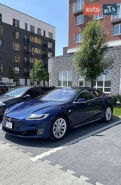 Лифтбек Tesla Model S 2017 в 