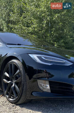 Лифтбек Tesla Model S 2019 в 