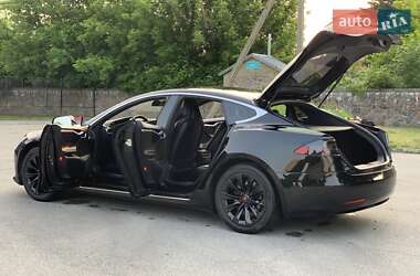 Лифтбек Tesla Model S 2016 в 