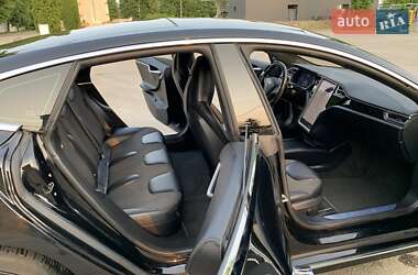 Лифтбек Tesla Model S 2016 в 