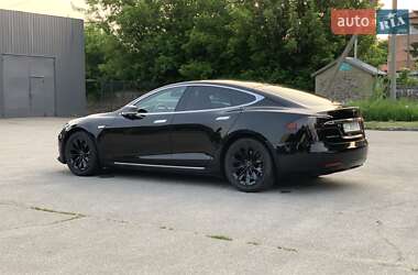 Лифтбек Tesla Model S 2016 в 