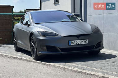 Ліфтбек Tesla Model S 2018 в Києві